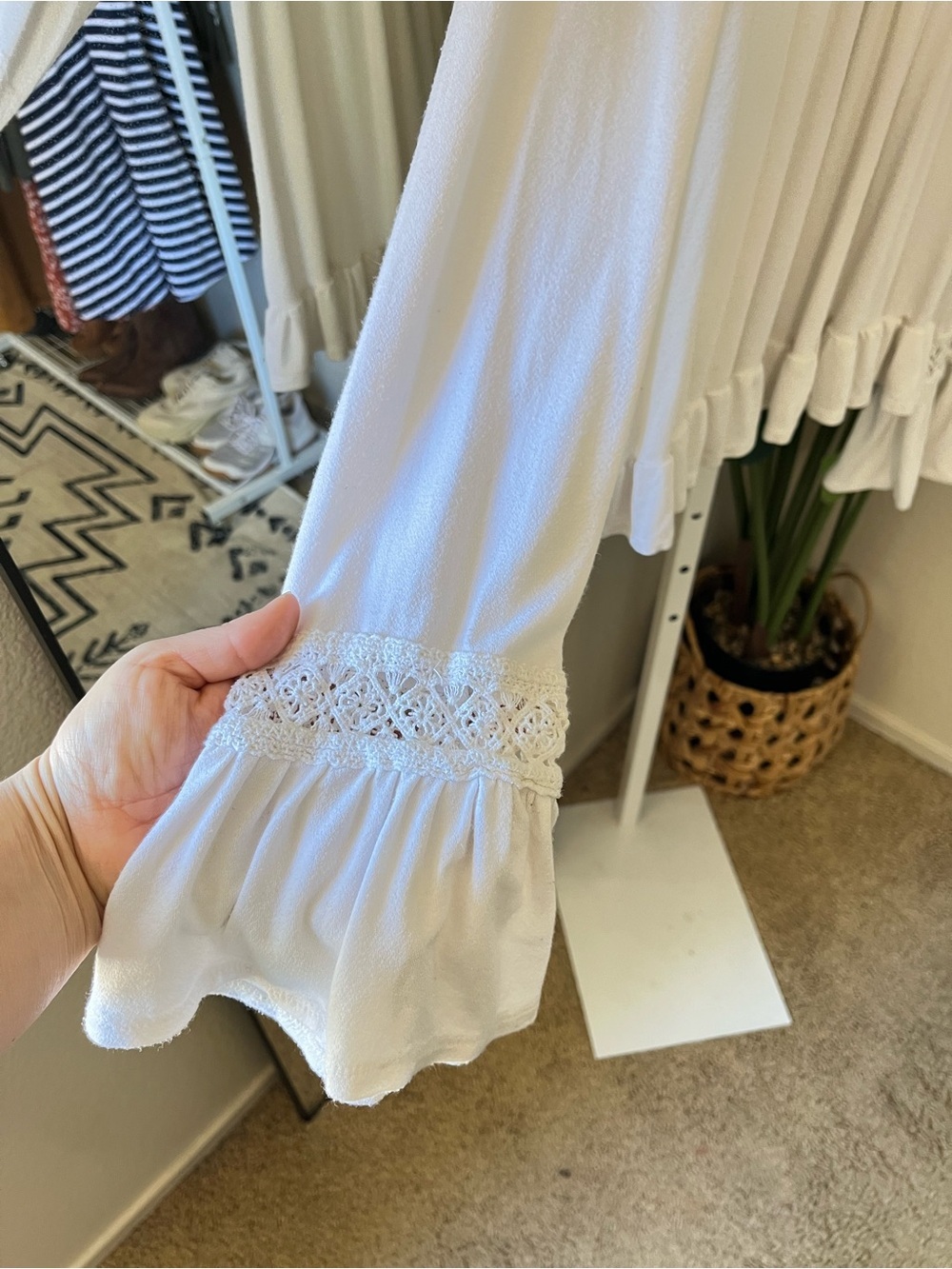 🤍 Eri + Ali Anthropologie Ivory Lace Mock Neck Blouse XS - Picture 5 of 9